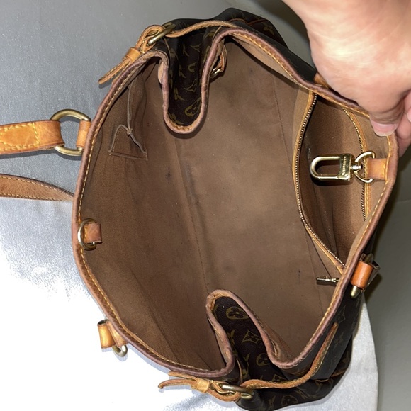 Authentic Louis Vuitton Monogram Canvas Batignolles - Picture 7 of 10